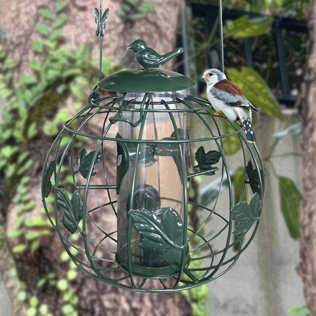 Squirrel resistant bird feeder detail